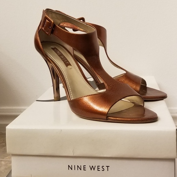 Sandals - Picture 2 of 2